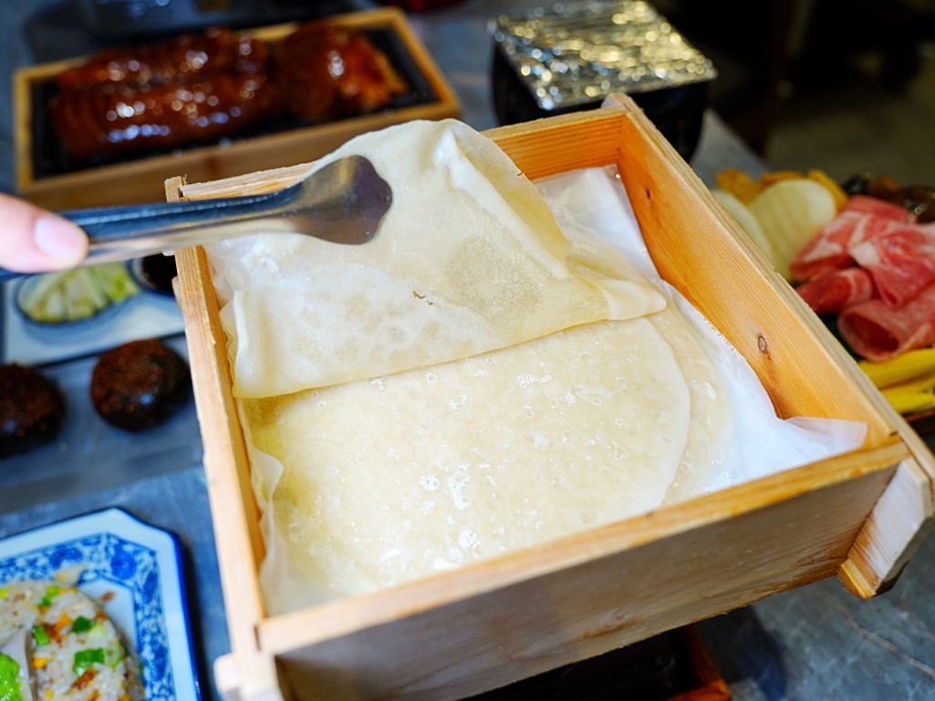 保持溫熱柔軟的烤鴨捲餅皮