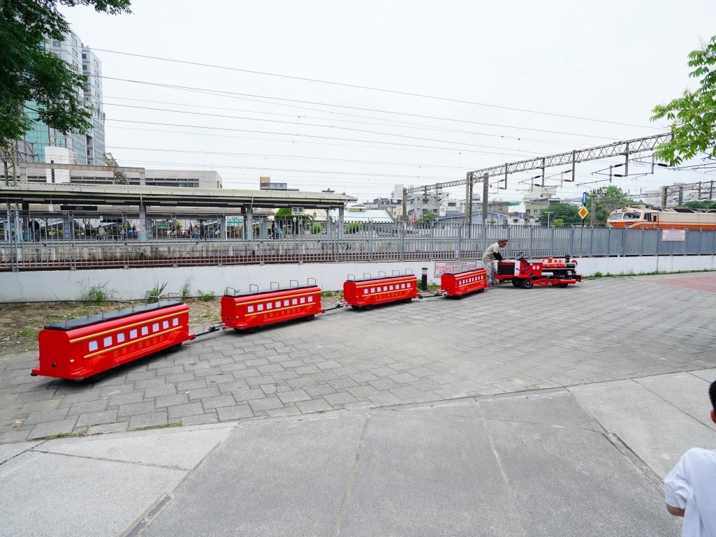 苗栗火車頭園區,苗栗親子景點,苗栗景點推薦,火車頭園區,鐵道迷景點,親子鐵道景點,台灣鐵道旅遊,親子小旅行,火車迷必訪,鐵道主題景點,台灣火車景點,苗栗新景點,親子一日遊,苗栗親子旅遊,火車主題樂園