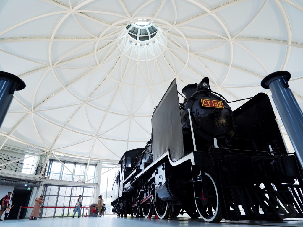 苗栗火車頭園區,苗栗親子景點,苗栗景點推薦,火車頭園區,鐵道迷景點,親子鐵道景點,台灣鐵道旅遊,親子小旅行,火車迷必訪,鐵道主題景點,台灣火車景點,苗栗新景點,親子一日遊,苗栗親子旅遊,火車主題樂園