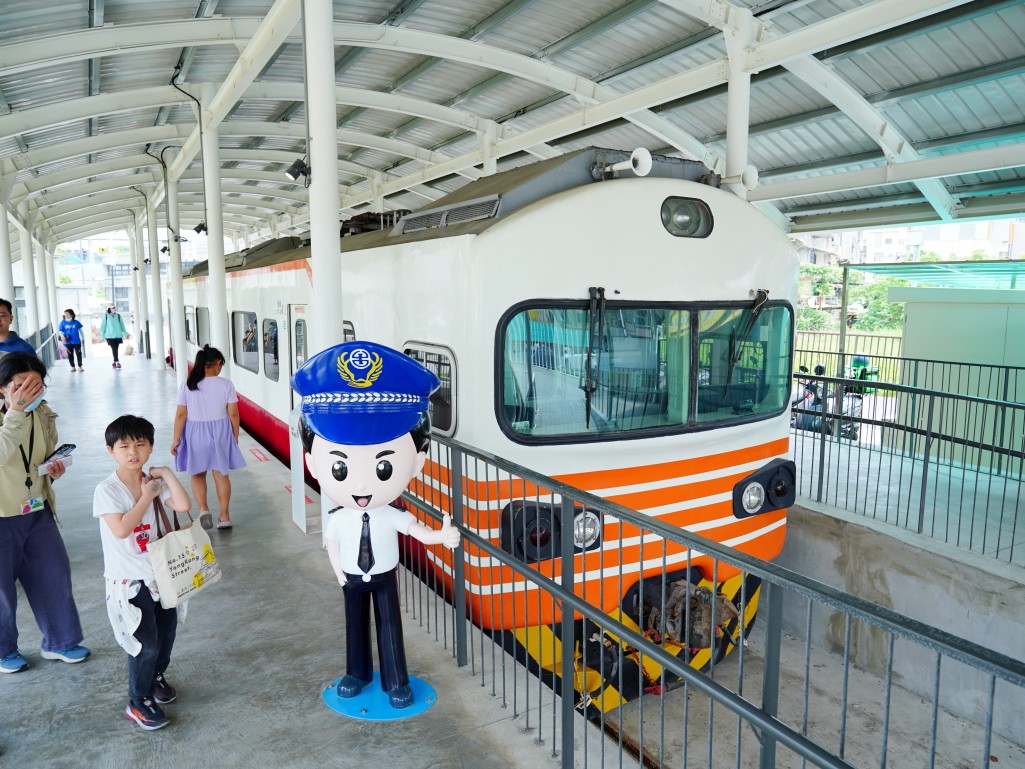 苗栗火車頭園區,苗栗親子景點,苗栗景點推薦,火車頭園區,鐵道迷景點,親子鐵道景點,台灣鐵道旅遊,親子小旅行,火車迷必訪,鐵道主題景點,台灣火車景點,苗栗新景點,親子一日遊,苗栗親子旅遊,火車主題樂園