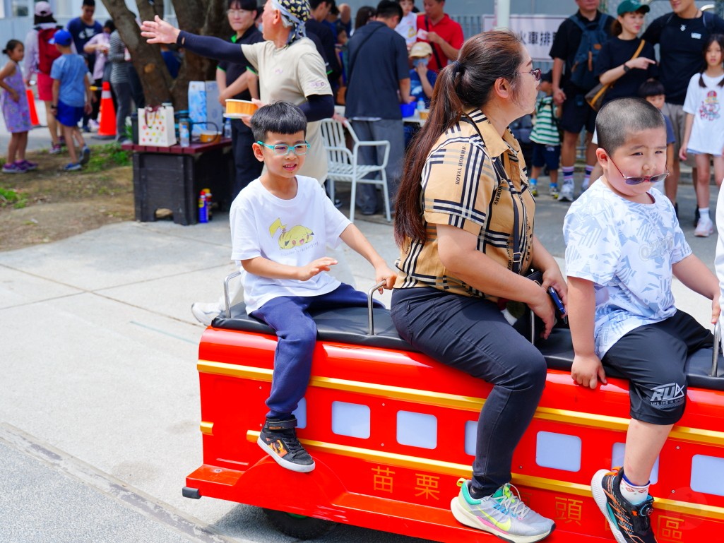 苗栗火車頭園區,苗栗親子景點,苗栗景點推薦,火車頭園區,鐵道迷景點,親子鐵道景點,台灣鐵道旅遊,親子小旅行,火車迷必訪,鐵道主題景點,台灣火車景點,苗栗新景點,親子一日遊,苗栗親子旅遊,火車主題樂園