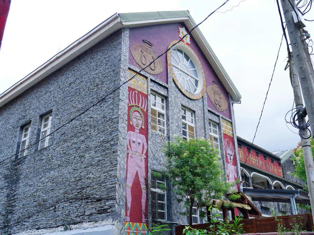 多納部落一日遊,茂林一日遊,茂林景點,多納高吊橋,蛇頭山景觀台,小長城步道,瑪姿餐廳,一杉沐咖啡屋,高雄原住民部落,茂林多納部落,茂林部落旅遊,高雄秘境景點,多納部落文化體驗,魯凱族部落,高雄茂林行程推薦,部落美食推薦,茂林自駕一日遊,茂林輕旅行,多納部落石板屋,多納部落彩繪牆,高雄山區景點,茂林秘境步道,高雄拍照景點,茂林原住民文化,高雄深度旅遊