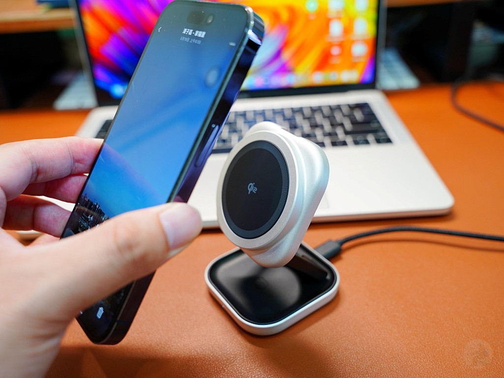 MONITORMATE MS-Z, 三合一無線充電座, Qi2 無線快充, Apple Watch MFW 認證, iPhone MagSafe 充電座, 可摺疊無線充電器, 多設備無線充電, 無線充電座推薦 2025, 磁吸式無線充電器, Apple 裝置充電座,旅遊充電神器, 出差用無線充電座, 三合一旅行充電器, 可攜式快充設備, 行動充電旅行必備, 數位遊牧族配件, 折疊無線充電器, 輕巧充電座推薦, 無線充電旅行組, 出國充電好物
