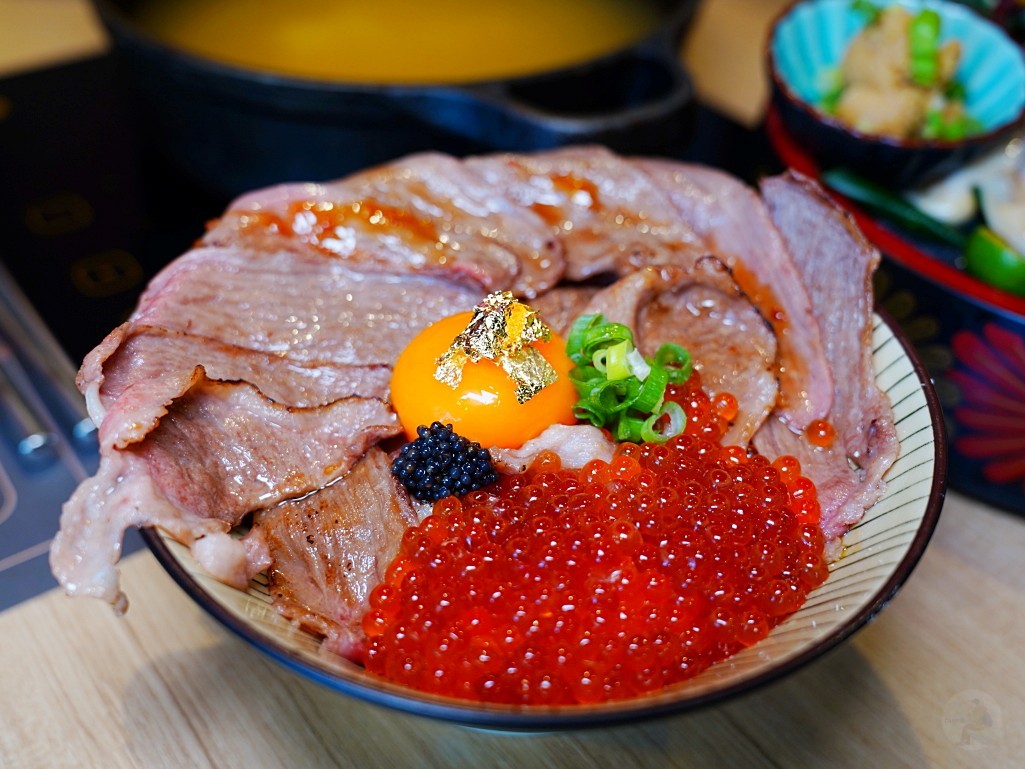 攀瀑鮭魚卵A5和牛丼