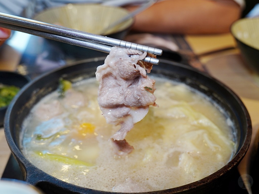 涮好的伊比利豬肉