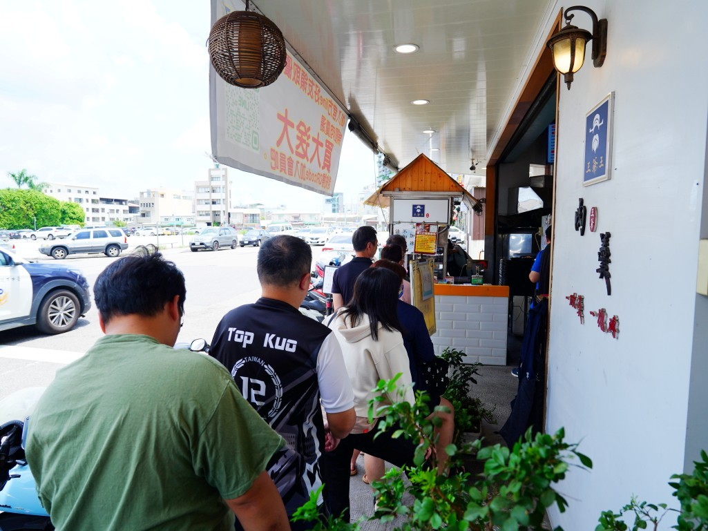 王爺王肉羹,水湳小吃推薦,水湳銅板美食,水湳市場周邊人氣美食,水湳排隊小吃,水湳排隊美食,美味食記,台中美食,水湳美食,台中必吃,台中排隊小吃,水湳市場美食,魚翅肉羹,米糕,北屯美食,銅板美食,在地小吃