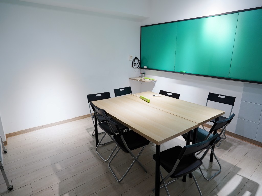 台中共享空間,台中共享辦公室,coworking space 台中,Hour Jungle Coworking,寵物友善辦公室,台中會議室租借,自由工作者推薦空間,創業空間推薦