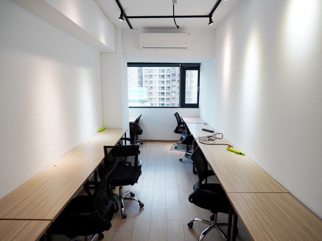 台中共享空間,台中共享辦公室,coworking space 台中,Hour Jungle Coworking,寵物友善辦公室,台中會議室租借,自由工作者推薦空間,創業空間推薦