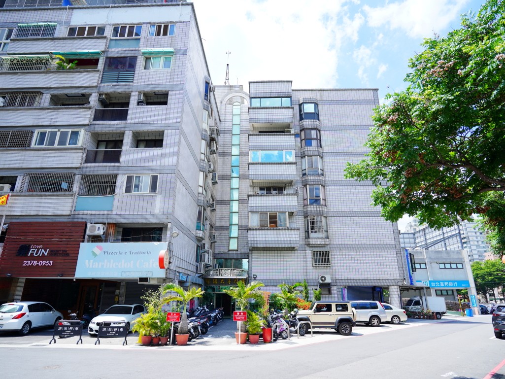 台中共享空間,台中共享辦公室,coworking space 台中,Hour Jungle Coworking,寵物友善辦公室,台中會議室租借,自由工作者推薦空間,創業空間推薦