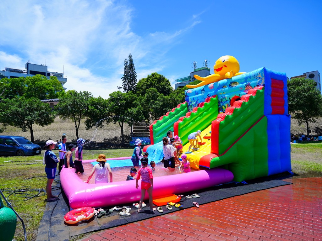 水里瘋水祭,水里瘋水祭 2025,南投玩水景點,水里水漾樂園,南投夏日親子景點,南投水里親水公園活動,暑假玩水推薦 2025,南投99元水上樂園,水里瘋水祭門票優惠,水里沙雕活動,暑期一日遊推薦南投