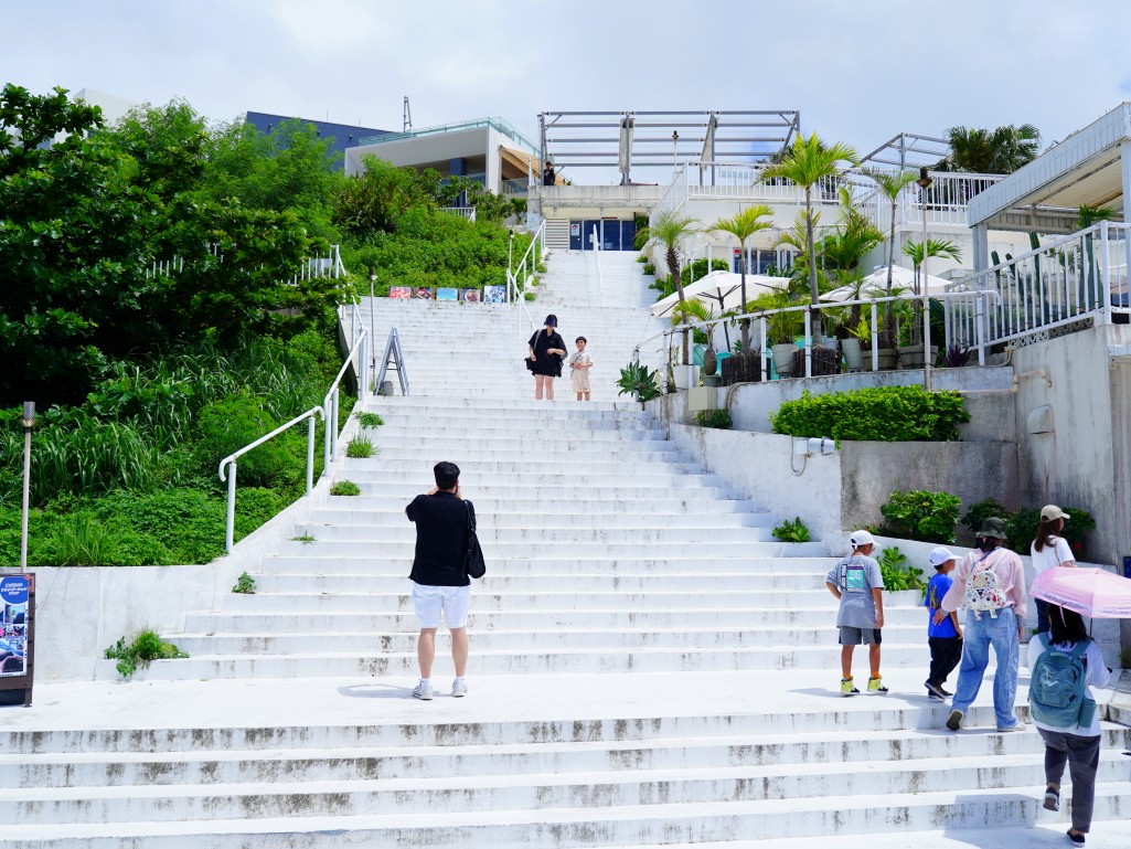 瀨長島商店街白色迴廊｜沖繩網美景點