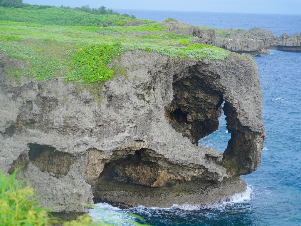 萬座毛,沖繩景點推薦,象鼻岩,萬座毛交通,萬座毛拍照景點,萬座毛附近美食,沖繩自由行,萬座毛門票,萬座毛地圖 萬座毛,沖繩景點推薦,象鼻岩,萬座毛交通,萬座毛拍照景點,萬座毛附近美食,沖繩自由行,萬座毛門票,萬座毛地圖