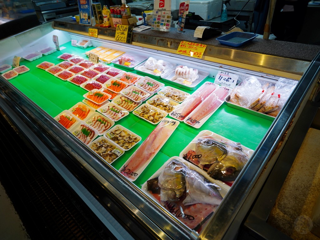 沖繩那霸必吃海鮮|泊港漁市場平價新鮮推薦,老饕都愛來! @旅咖趴趴走|台中親子旅遊、在地美食地圖與最新實用 3C 科技開箱 @旅咖趴趴走|台中親子旅遊、在地美食地圖與最新實用 3C 科技開箱
