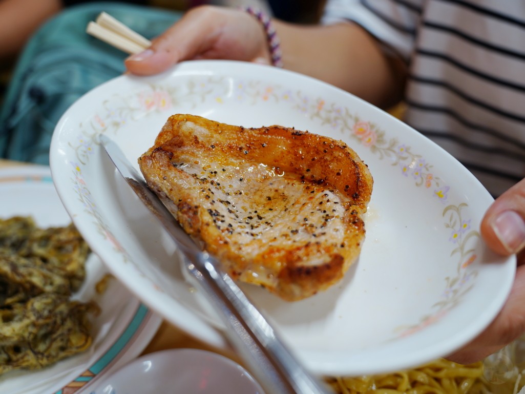 沖繩牧志市場,牧志市場,沖繩美食,沖繩市場,那霸市場,沖繩必吃,沖繩自由行,沖繩景點,沖繩在地美食,沖繩現煮海鮮,牧志市場餐廳,沖繩海葡萄哪裡買,沖繩龍蝦料理,沖繩海鮮市場,牧志市場營業時間,沖繩伴手禮推薦,沖繩旅行,沖繩旅遊,沖繩傳統市場,日本市場美食,日本自由行,那霸美