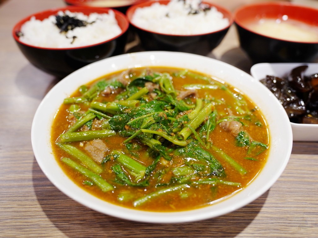 台中便當推薦, 台中必吃美食, 台中排隊美食, 台中必比登美食, 范記金之園草袋飯菜單, 范記金之園草袋飯價位, 台中永春店美食, 台中中區必吃, 台中外帶便當推薦