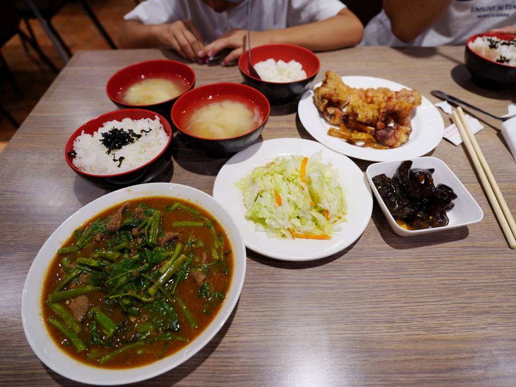 台中便當推薦, 台中必吃美食, 台中排隊美食, 台中必比登美食, 范記金之園草袋飯菜單, 范記金之園草袋飯價位, 台中永春店美食, 台中中區必吃, 台中外帶便當推薦