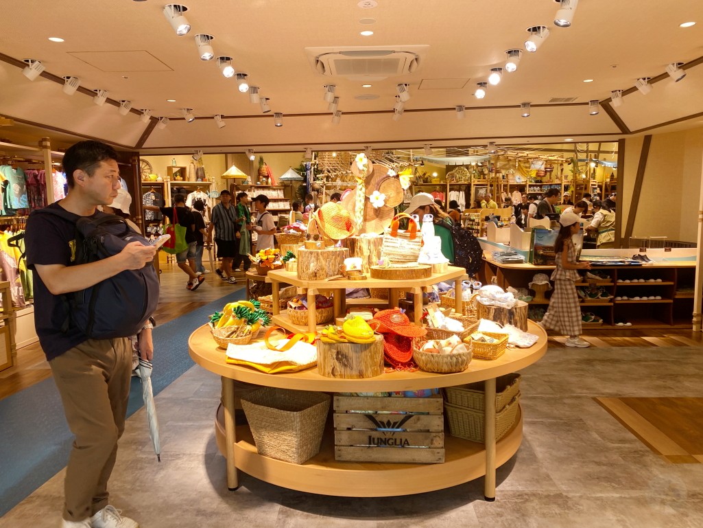 JUNGLIA紀念品店外觀|沖繩新景點2026