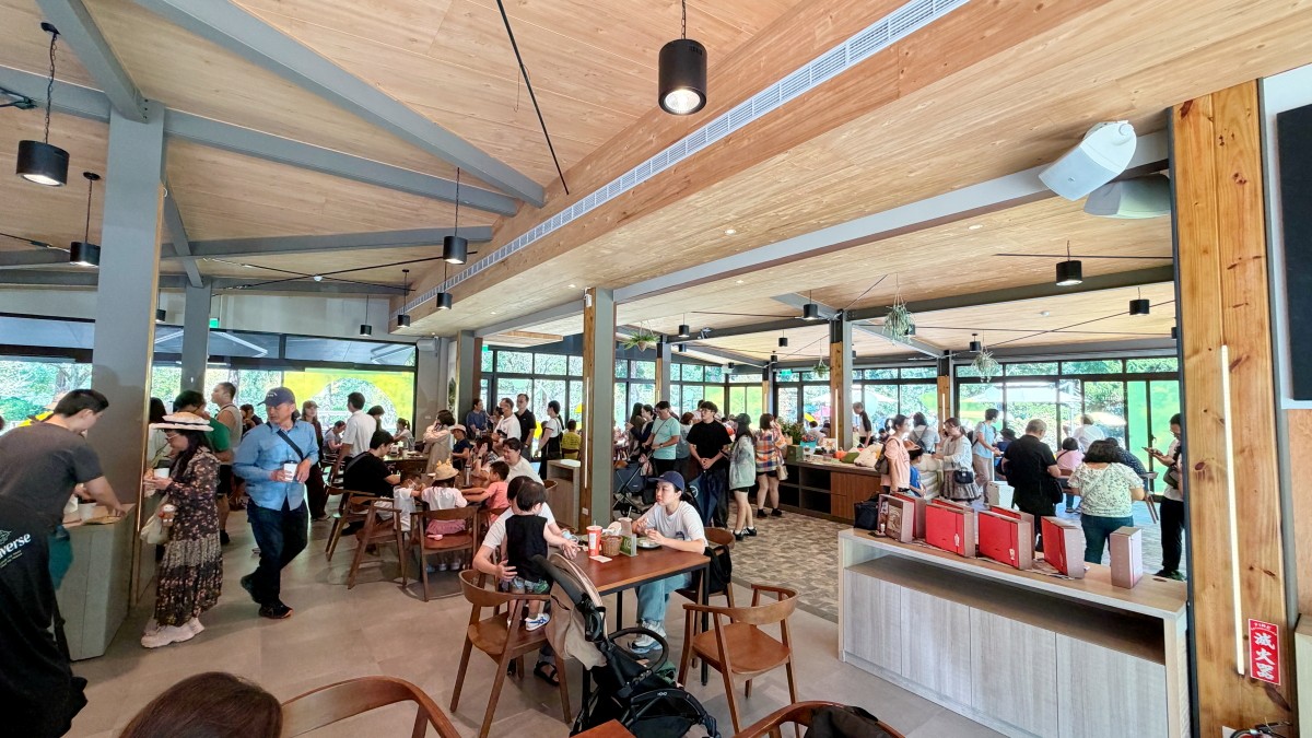 山林兼味餐廳戶外用餐空間