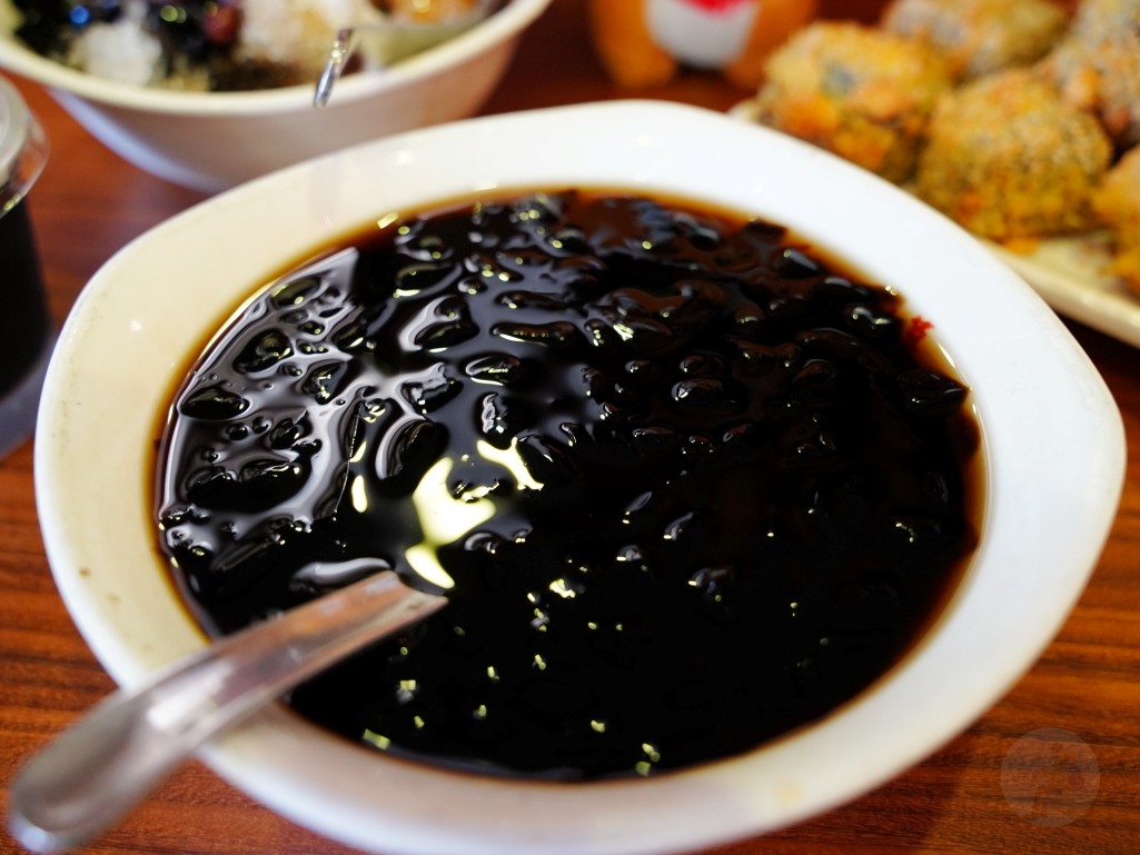 苗栗美食, 獅潭美食, 仙山仙草, 苗栗景點, 客家美食, 炸仙草, 仙草雞湯, 獅潭老街, 苗栗一日遊, 親子友善餐廳