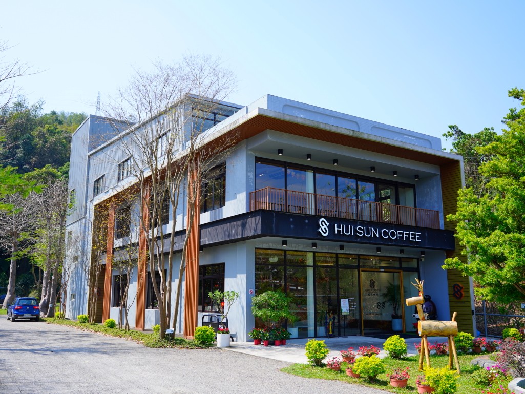 台灣惠蓀咖啡品牌館絕美森林系木造建築