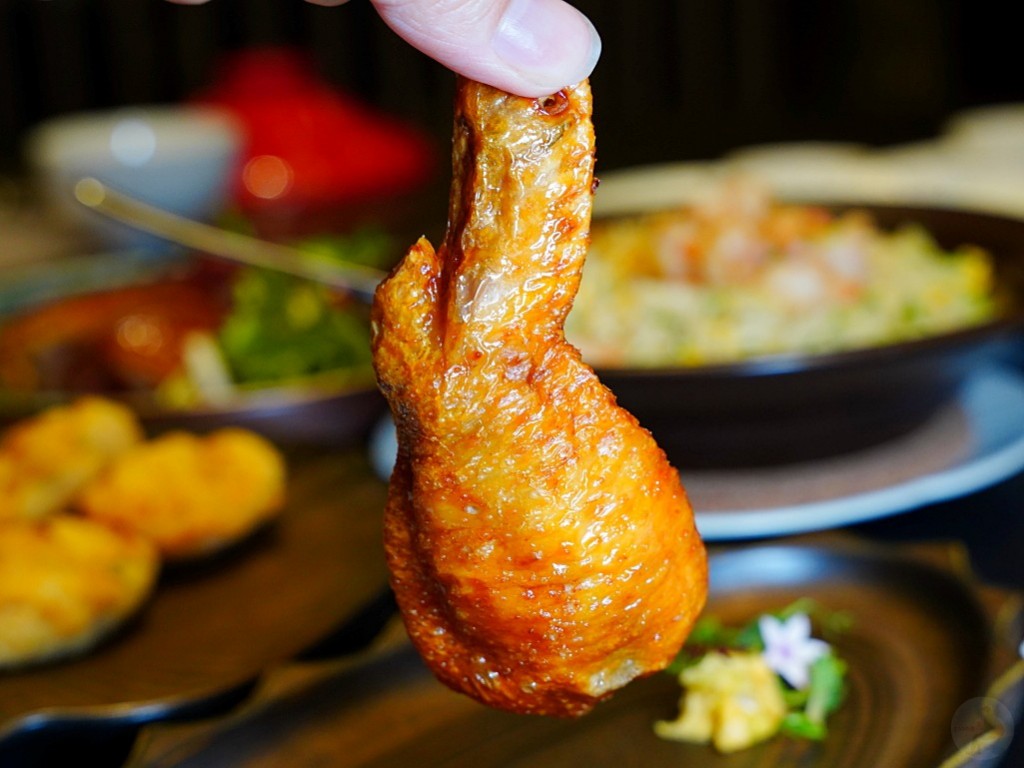 漢來名人坊,漢神洲際美食, 漢來美食, 粵菜餐廳, 高級粵菜, 米其林餐廳,台中漢神洲際美食, 漢來名人坊, 台中粵菜餐廳推薦, 燕窩釀鳳翼, 台中聚餐推薦, 台中商務宴客, 漢來名人坊包廂,母親節