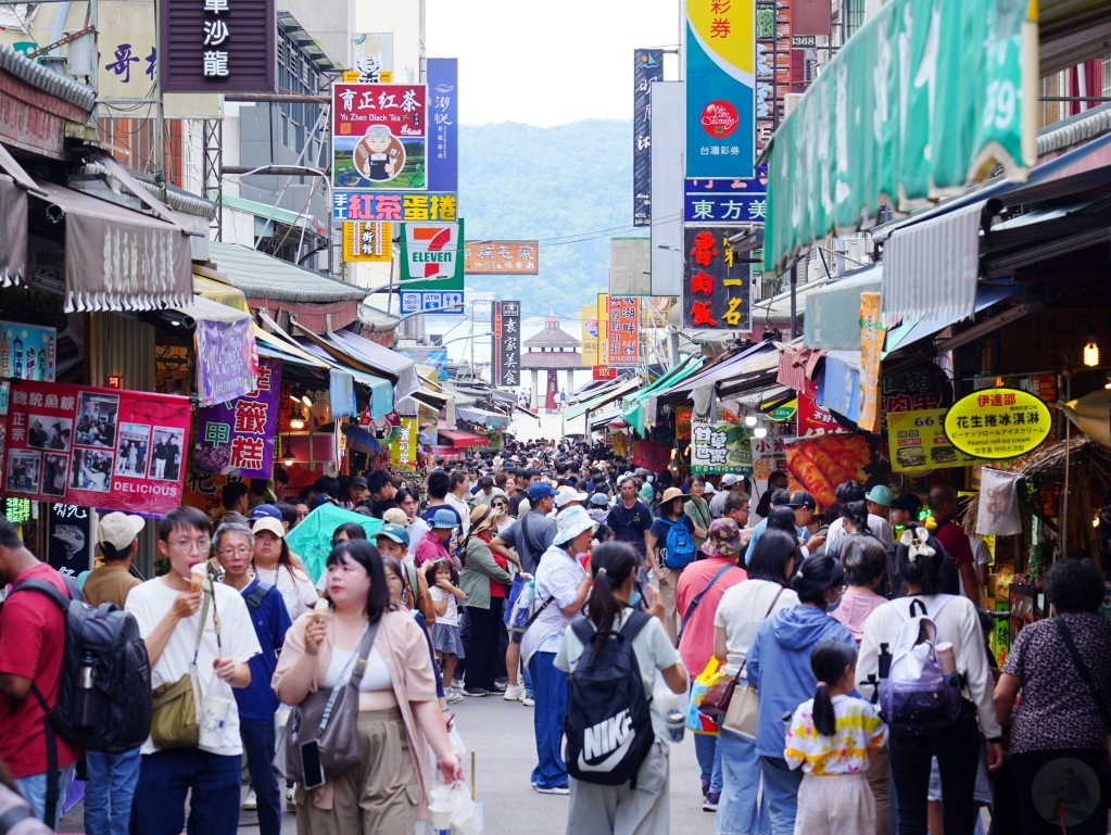 從飯店走路即可抵達老街