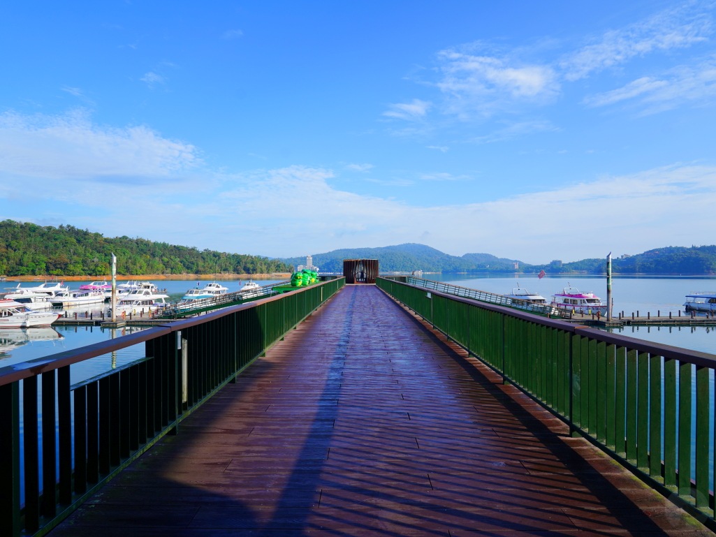 伊達邵碼頭湖景風光
