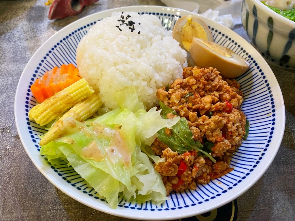 老地方重口味最愛微辣打拋豬肉飯