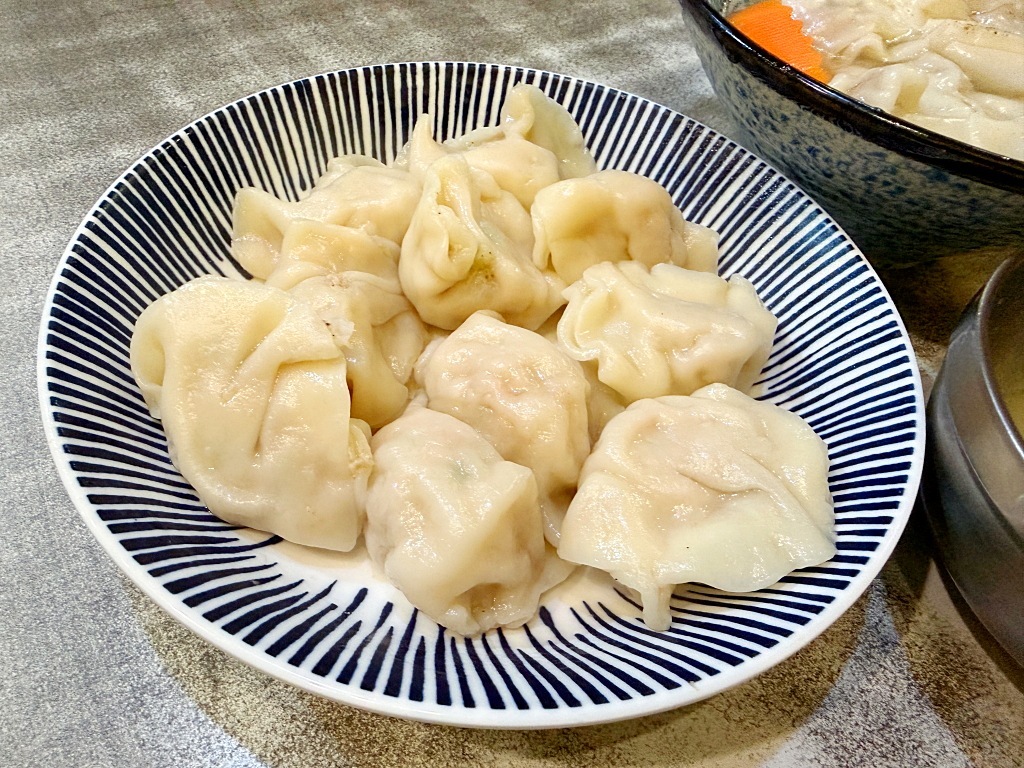 潭子老地方飽足感滿分的高麗菜水餃