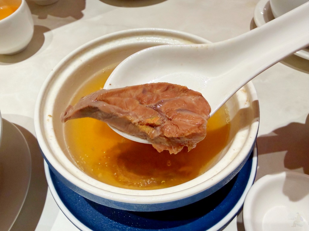 一夾就化的牛肉湯肉塊