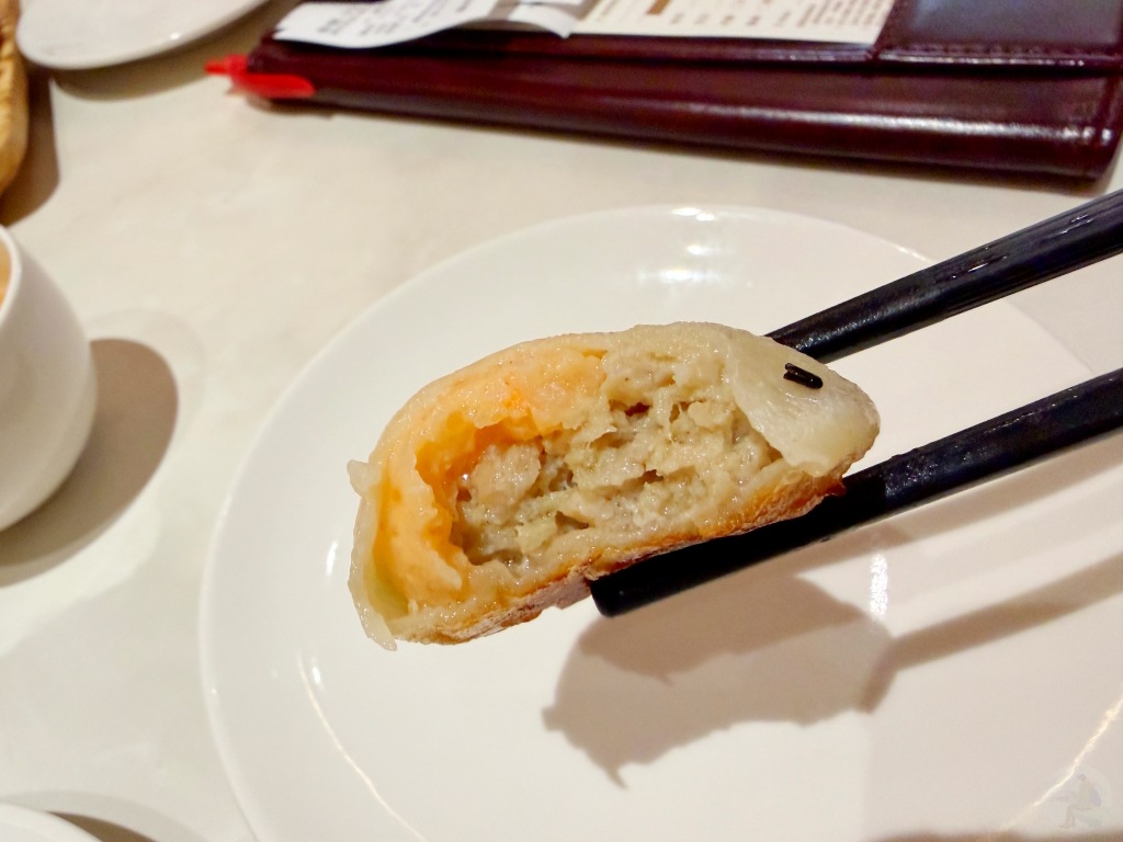 鮮蝦生煎湯包焦香微脆的底部