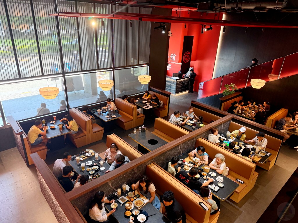 長順茶館二樓寬敞舒適的聚餐座位空間