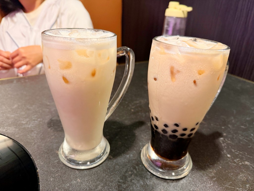 長順茶館茶飲醇奶鐵觀音與波霸奶茶
