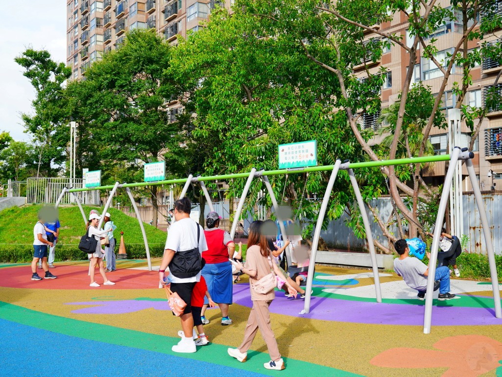 台茂公園 幼童專屬鳥巢鞦韆