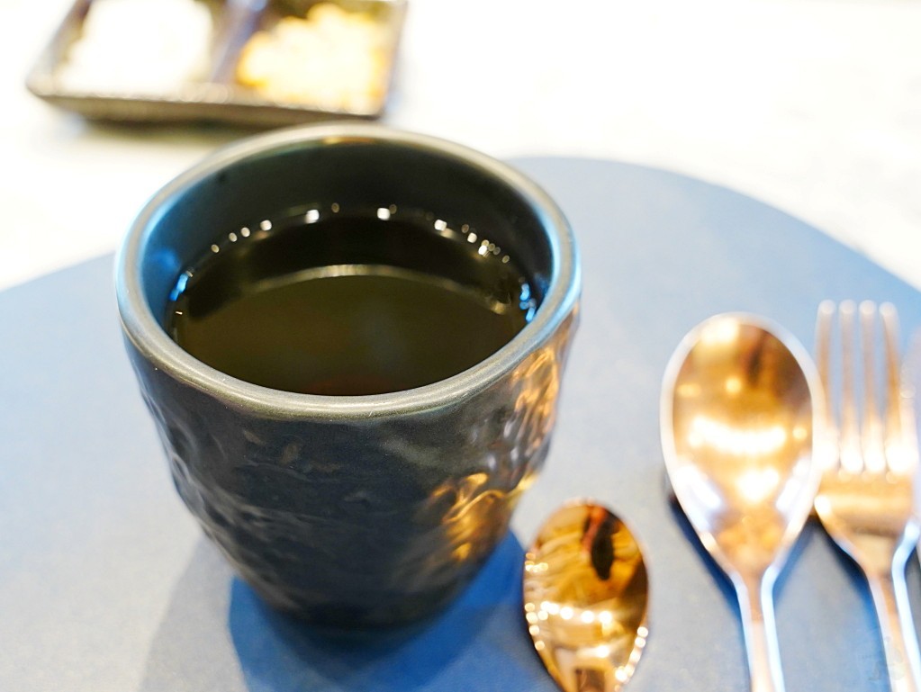 清爽解膩的白桃烏龍茶