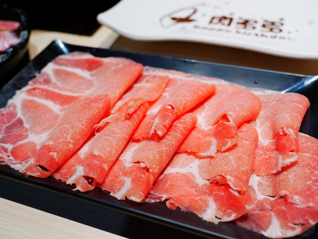 肉多多火鍋, 義大Outlet美食, 高雄義大店, 義大世界餐廳推薦, 高雄平價火鍋, 高雄吃到飽推薦, 爆炒石頭火鍋,火鍋,高雄火鍋,親子友善,自助吧吃到飽,生日優惠