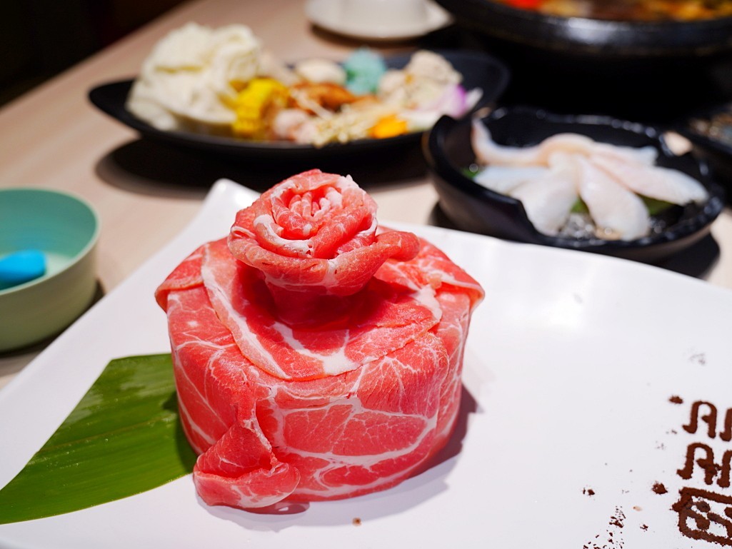 肉多多火鍋, 義大Outlet美食, 高雄義大店, 義大世界餐廳推薦, 高雄平價火鍋, 高雄吃到飽推薦, 爆炒石頭火鍋,火鍋,高雄火鍋,親子友善,自助吧吃到飽,生日優惠 肉多多火鍋, 義大Outlet美食, 高雄義大店, 義大世界餐廳推薦, 高雄平價火鍋, 高雄吃到飽推薦, 爆炒石頭火鍋,火鍋,高雄火鍋,親子友善,自助吧吃到飽,生日優惠
