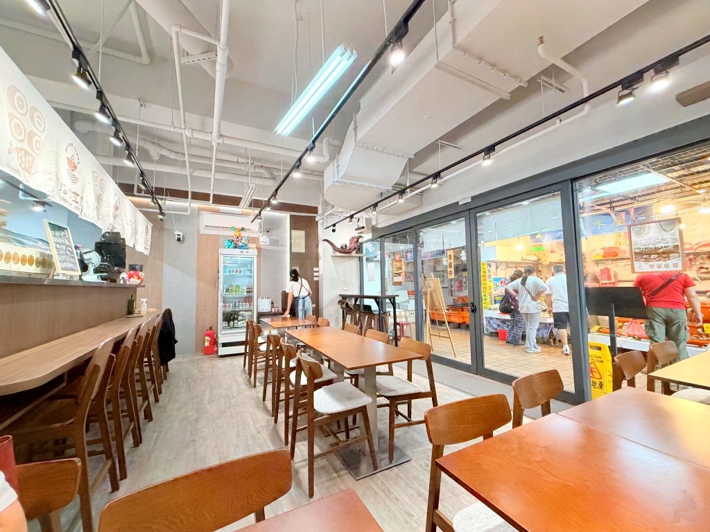 海嗑立食用餐環境