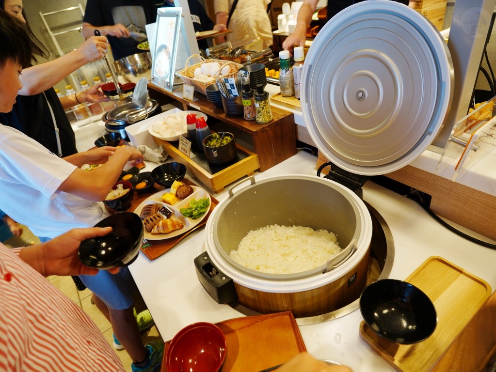 飯店早餐生菜沙拉與冷盤區