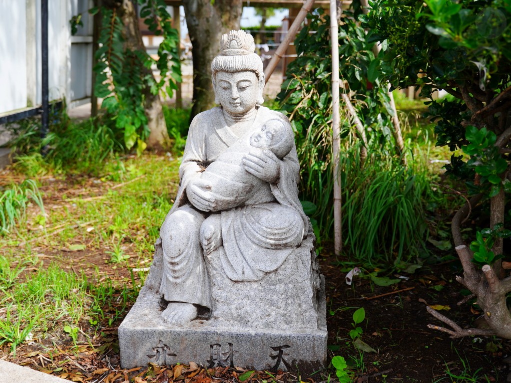 蕪嶋神社境內七福神石像-惠比壽